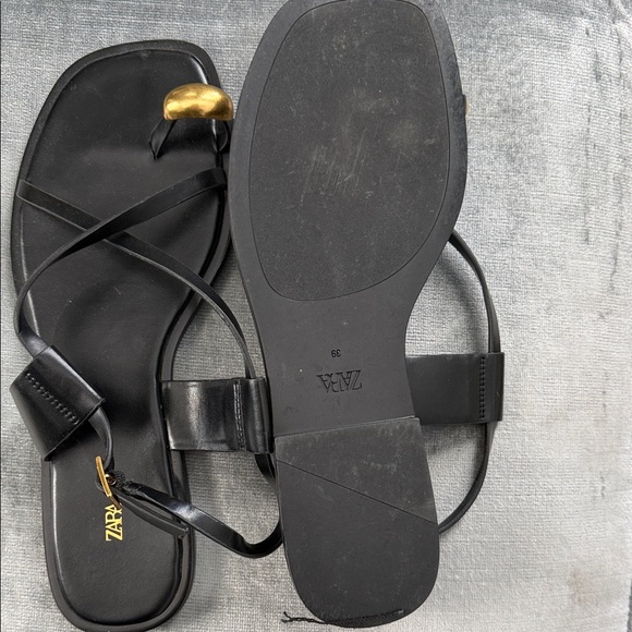 Zara Elegant Black Sandals with Gold Accents - Picture 2 of 5